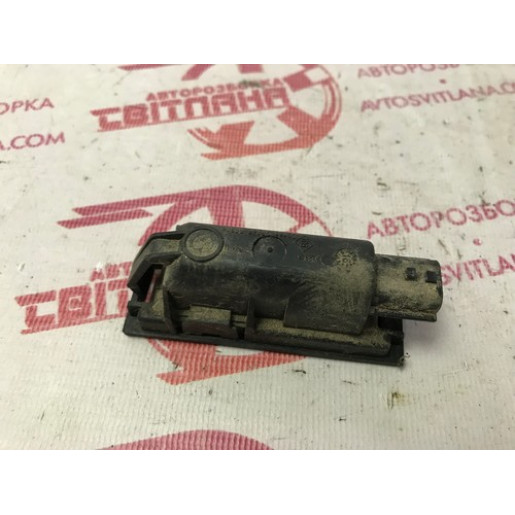 Фонарь освещения номерного знака Renault Trafic III 2014-2021 8200480127